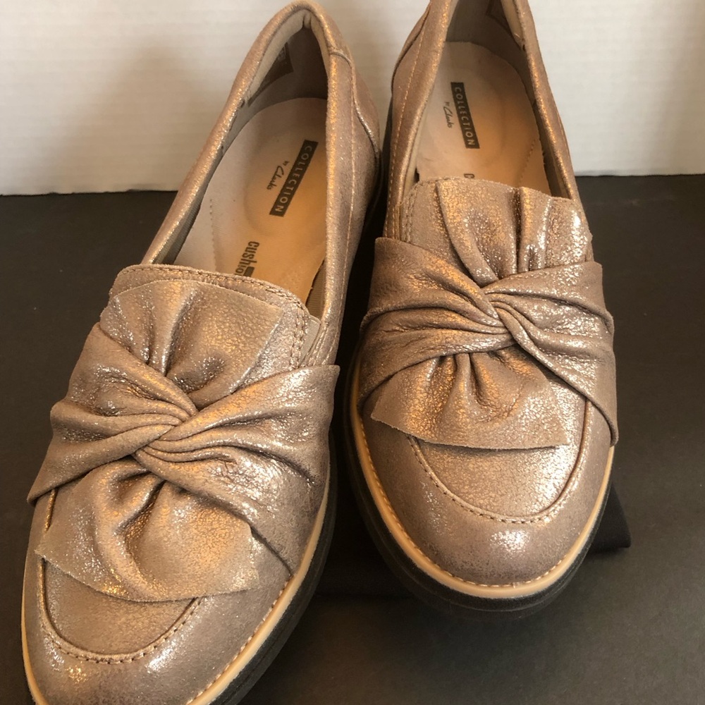 8.5 Clarks Sharon Dasher loafers in a metallic pewter with Leather Upper